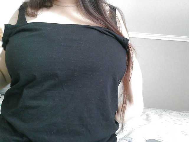 Lyana's BongaCams show and profile