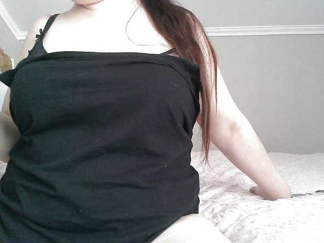 Lyana's BongaCams show and profile