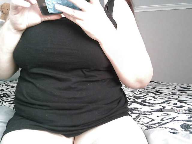 Lyana's BongaCams show and profile