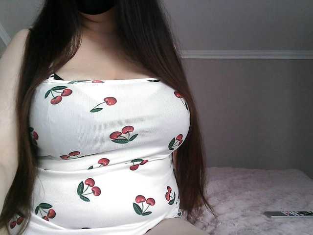 Lyana's BongaCams show and profile