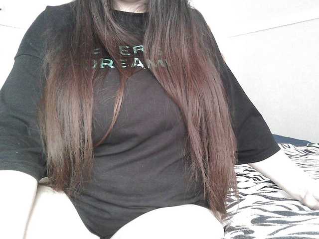 Lyana's BongaCams show and profile