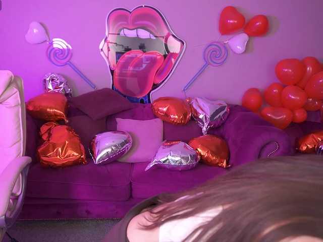 MadissonSoft's BongaCams show and profile