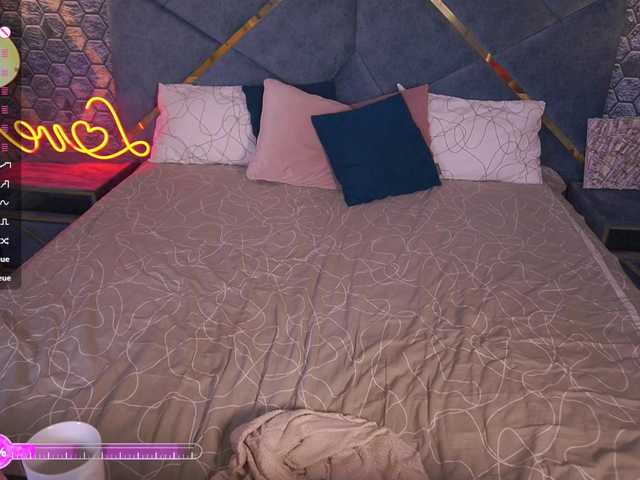 MadissonSoft's BongaCams show and profile