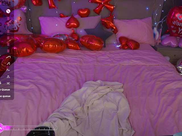 MadissonSoft's BongaCams show and profile