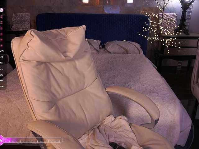 MadissonSoft's BongaCams show and profile