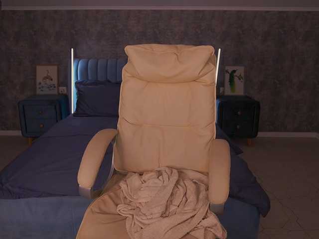 MadissonSoft's BongaCams show and profile