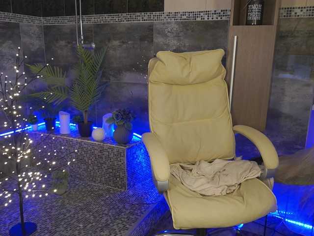 MadissonSoft's BongaCams show and profile