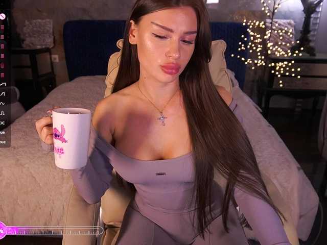 MadissonSoft's BongaCams show and profile