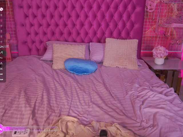 MadissonSoft's BongaCams show and profile