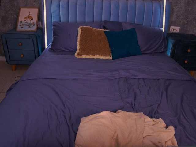 MadissonSoft's BongaCams show and profile