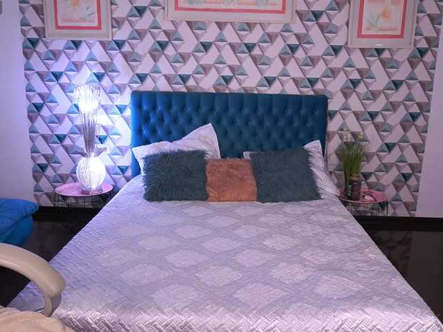 MadissonSoft's BongaCams show and profile