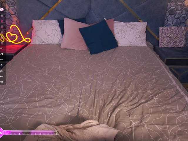 MadissonSoft's BongaCams show and profile