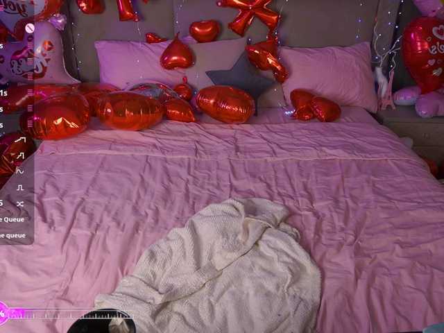 MadissonSoft's BongaCams show and profile