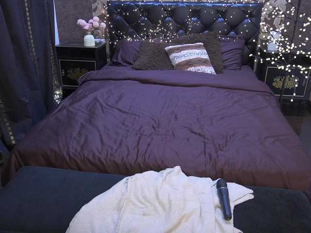 MadissonSoft's BongaCams show and profile