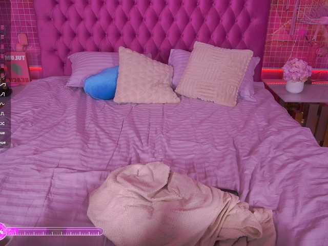 MadissonSoft's BongaCams show and profile