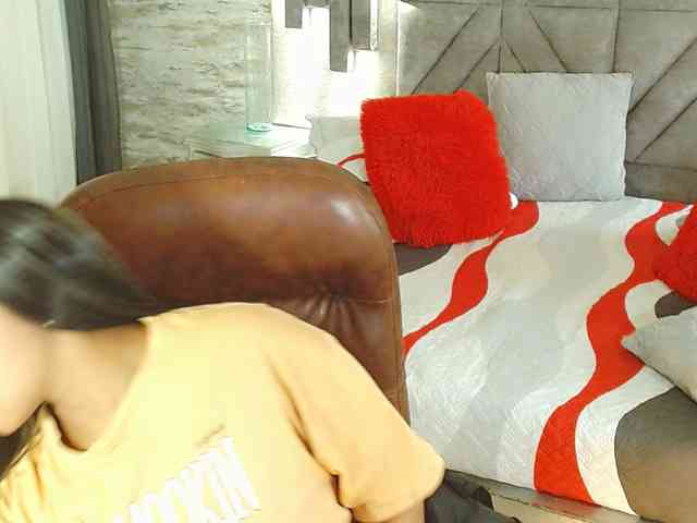 AnnieFoxx webcam