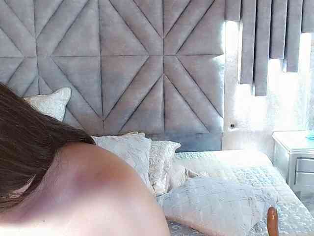 AnnieFoxx webcam