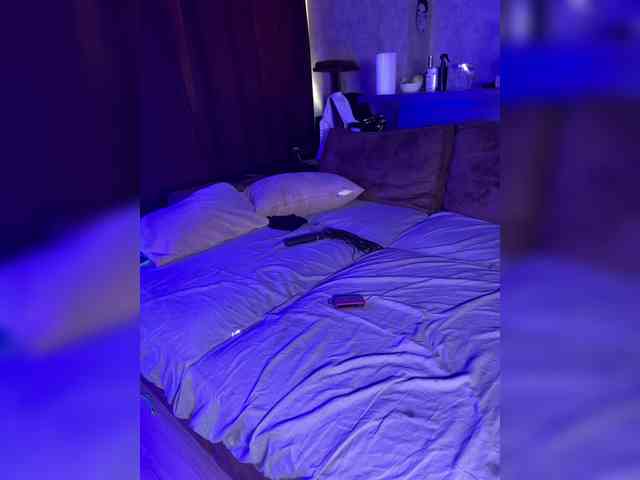 Redfoxygirl Live Webcam on BongaCams
