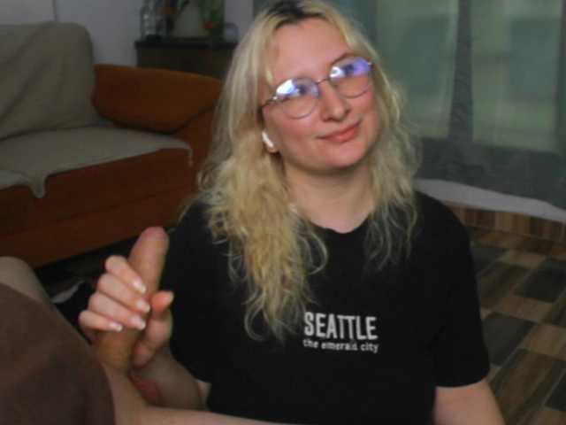 milkxangelx's BongaCams show and profile