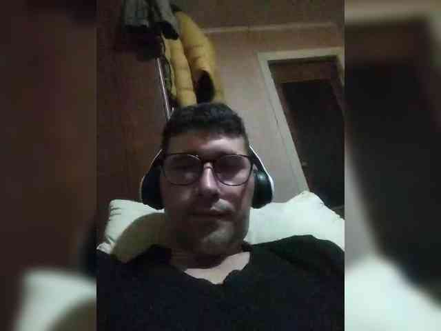 chevchev1995 Live Webcam on BongaCams