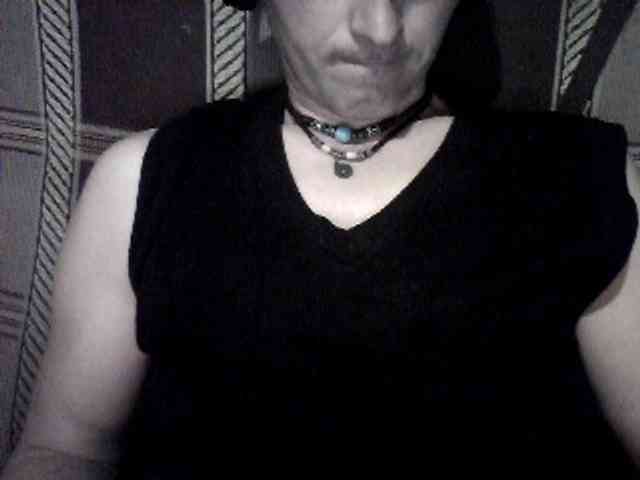 chevchev1995 Live Webcam on BongaCams