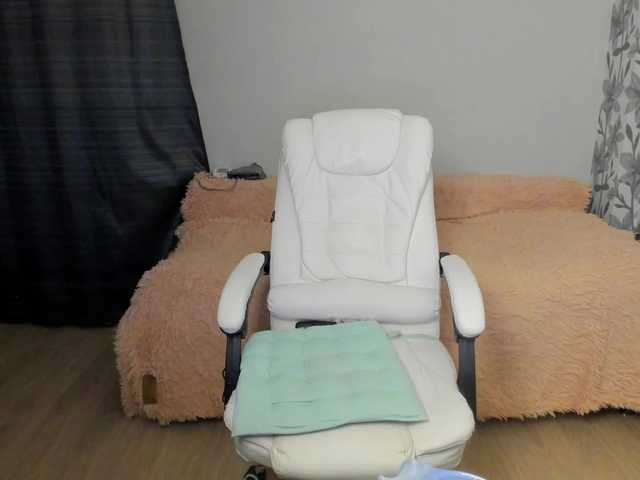 Eva-Bella's BongaCams show and profile