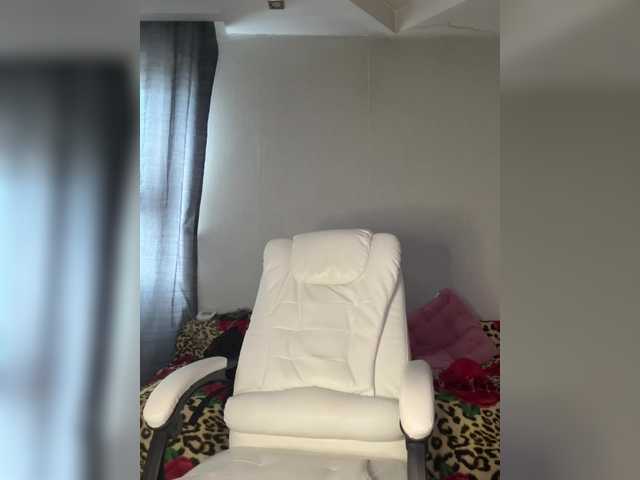 Eva-Bella's BongaCams show and profile