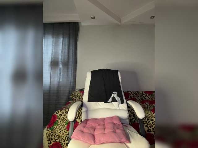 Eva-Bella's BongaCams show and profile