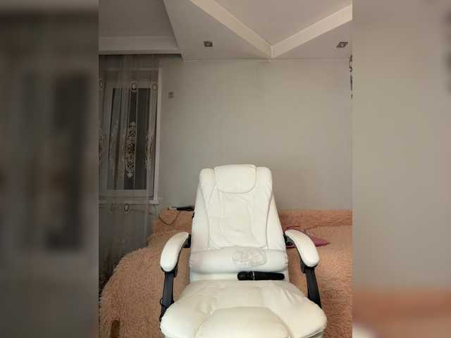 Eva-Bella's BongaCams show and profile