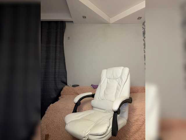 Eva-Bella's BongaCams show and profile