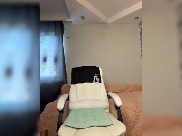 Eva-Bella's BongaCams show and profile