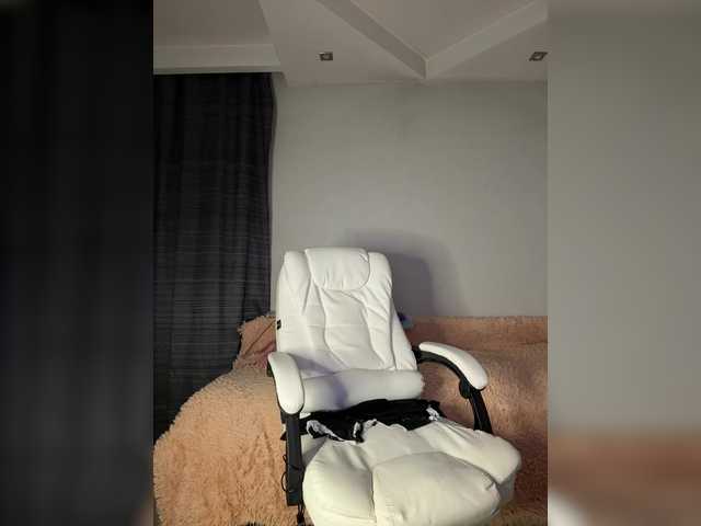 Eva-Bella's BongaCams show and profile