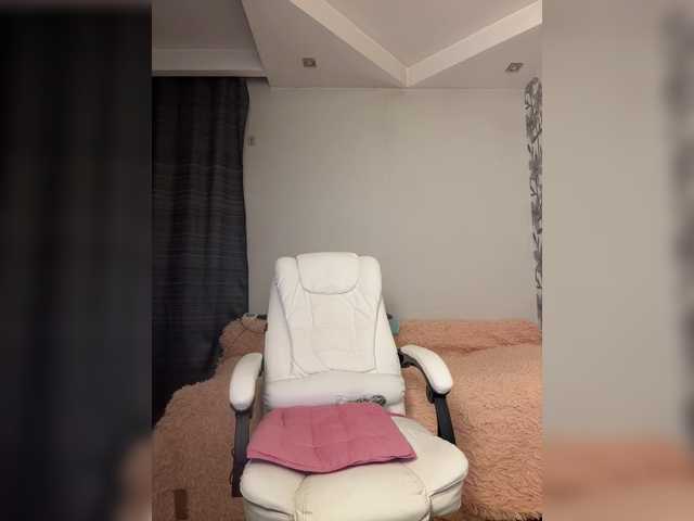 Eva-Bella's BongaCams show and profile