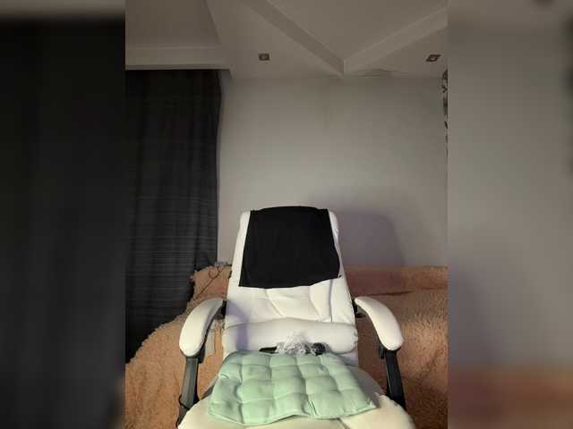 Eva-Bella's BongaCams show and profile