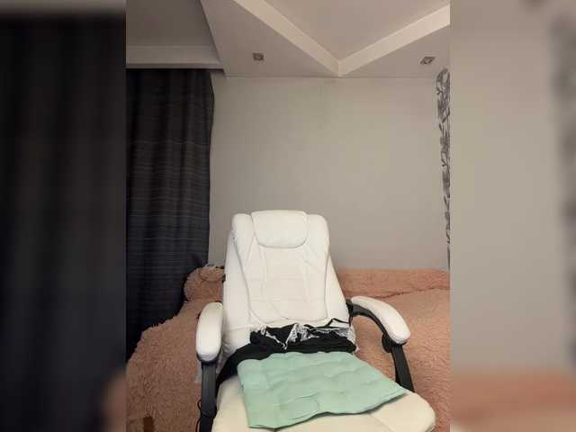 Eva-Bella's BongaCams show and profile