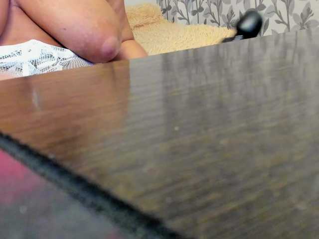 Eva-Bella's BongaCams show and profile