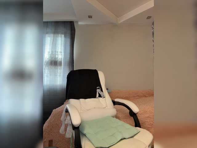 Eva-Bella's BongaCams show and profile