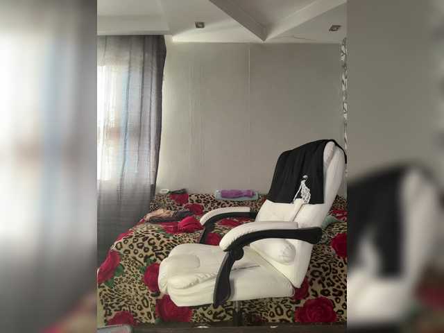 Eva-Bella's BongaCams show and profile