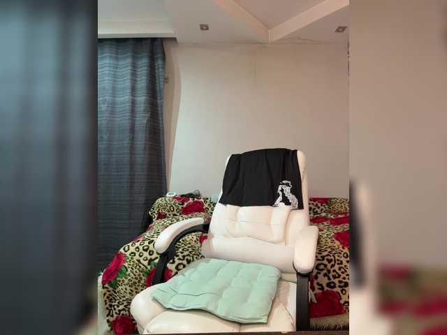 Eva-Bella's BongaCams show and profile