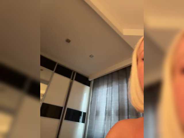 Eva-Bella's BongaCams show and profile