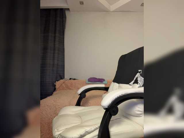 Eva-Bella's BongaCams show and profile