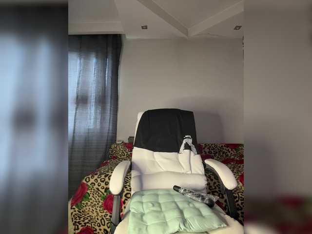 Eva-Bella's BongaCams show and profile