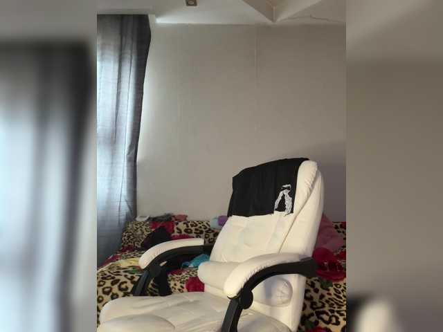 Eva-Bella's BongaCams show and profile