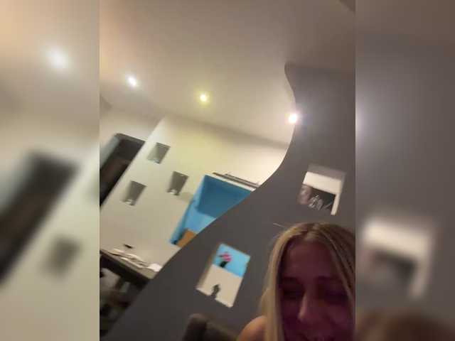 Eva-Bella's BongaCams show and profile