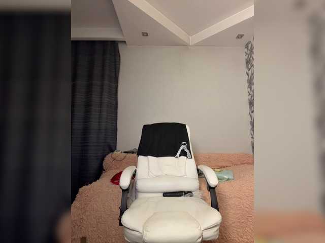 Eva-Bella's BongaCams show and profile