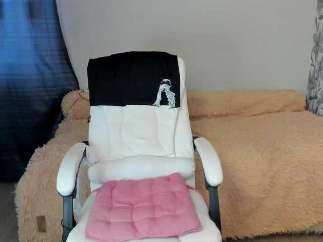 Eva-Bella's BongaCams show and profile