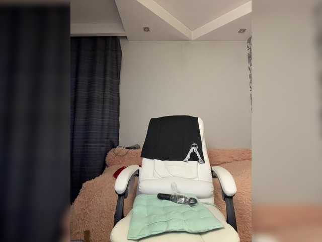 Eva-Bella's BongaCams show and profile