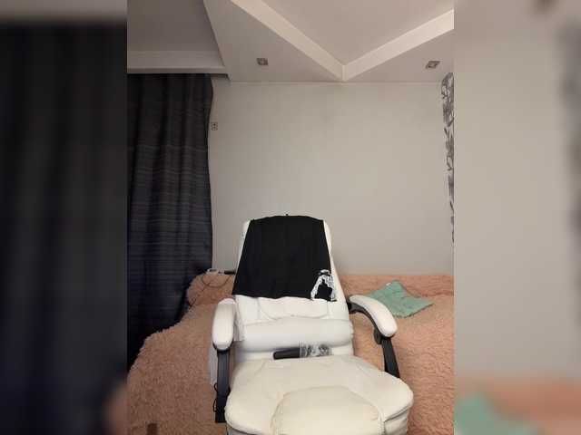 Eva-Bella's BongaCams show and profile