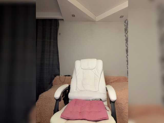 Eva-Bella's BongaCams show and profile