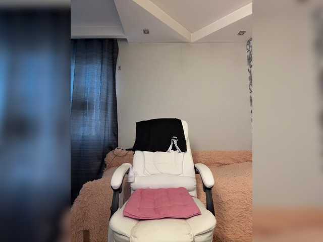 Eva-Bella's BongaCams show and profile